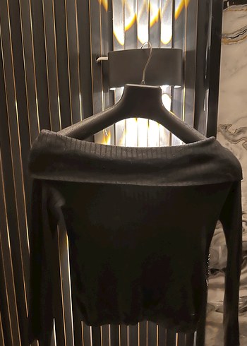 Madonna yaka Siyah triko - Görsel 4