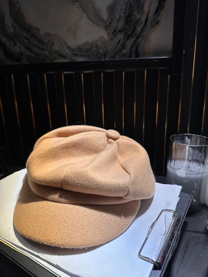 Bej Süet Düğmeli Kadın Şapka - Görsel 3