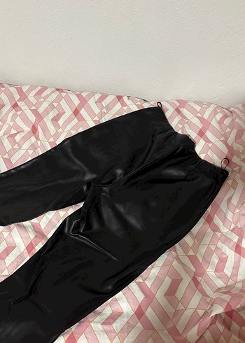 36 Beden siyah Renk Siyah Deri Kadın Kumaş Pantolon