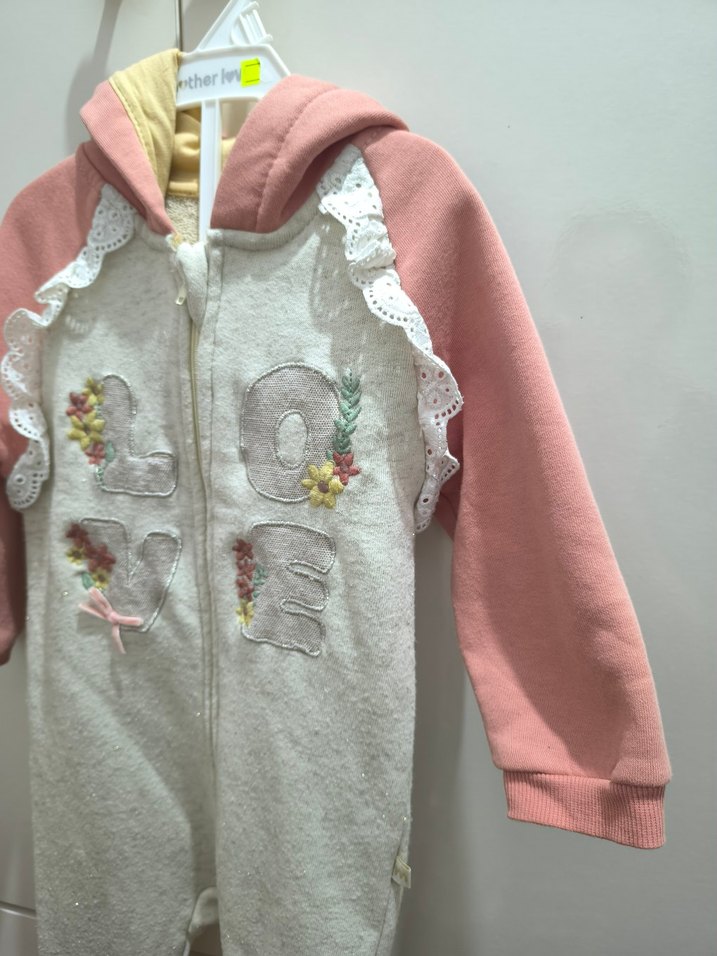 Dantel Detaylı Nakışlı Pembe Bebek Tulum - Görsel 3