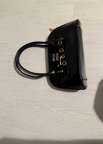 Beden Miu Miu Siyah Parlak Deri Kadın Çanta