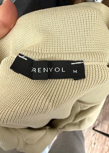 Bej V Yaka Düğmeli Kadın Bluz - Görsel 4