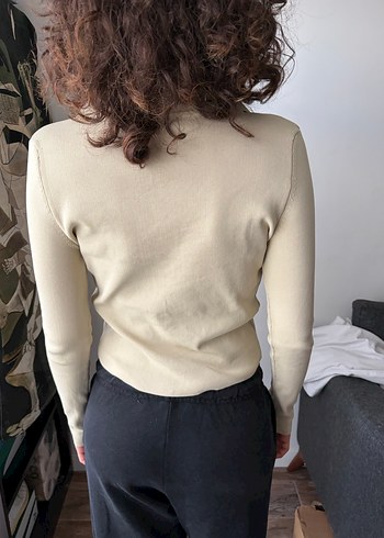 Bej V Yaka Düğmeli Kadın Bluz - Görsel 3