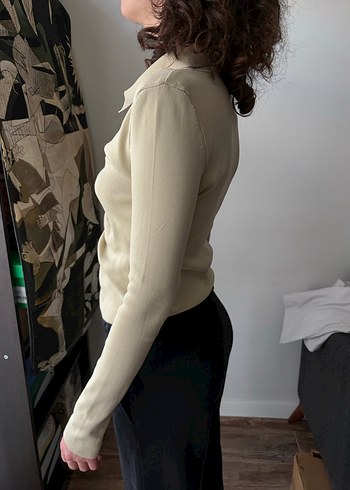 Bej V Yaka Düğmeli Kadın Bluz - Görsel 2