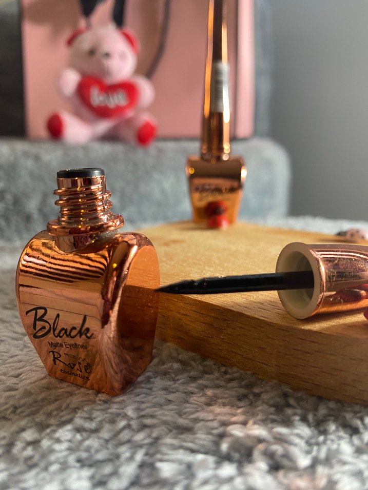 Siyah Likit Eyeliner - Görsel 2