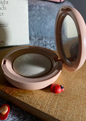 Rare Beauty Light Silky Touch Aydınlatıcı - Görsel 3