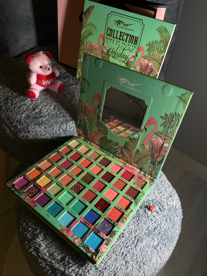 Canlı Renklerde Çok Renkli Far Paleti - Görsel 3