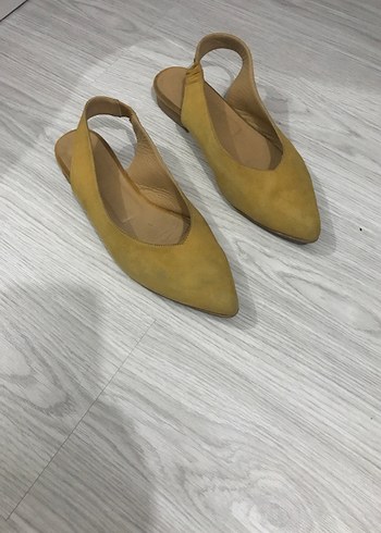 Sarı Süet Stiletto Topuklu Kadın Babet