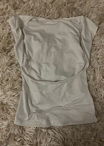 Stradivarius Beyaz Sırtı Açık Üst Crop