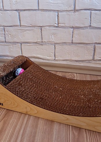 Pembe Kedi Tırmalama Direği ve Hediye Oyuncak - Görsel 2