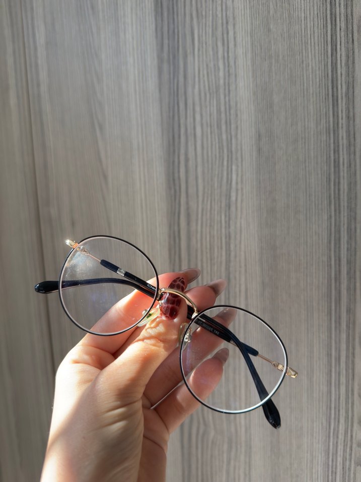 Klasik Kadın Gözlüğü - Görsel 2