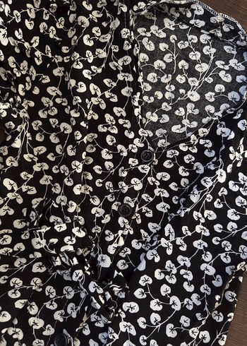 Düğmeli V Yaka Midi Siyah Elbise - Görsel 3