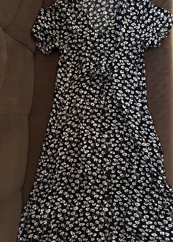 Düğmeli V Yaka Midi Siyah Elbise - Görsel 2