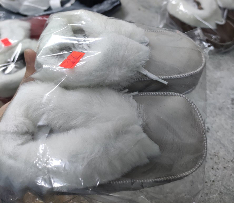 Hakiki Kuzu Deri Kürklü Çocuk Patiği İMALAT FİYATINA - Görsel 2