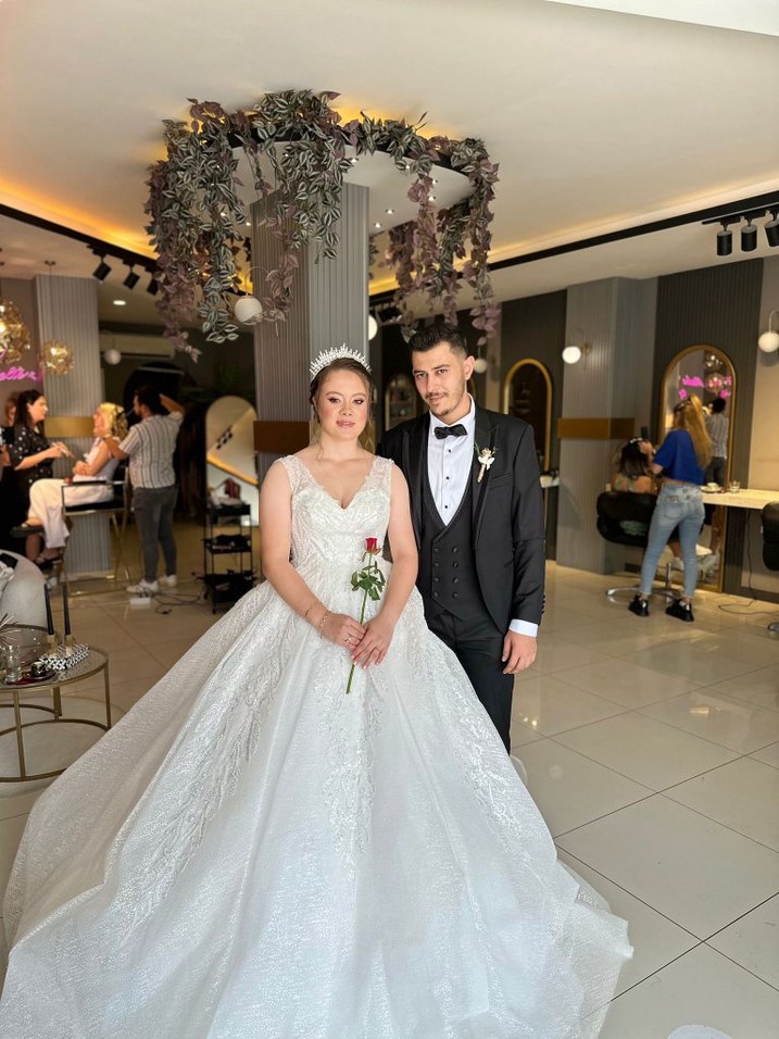 V Yaka Kolsuz A Kesim Beyaz Gelinlik - Görsel 4