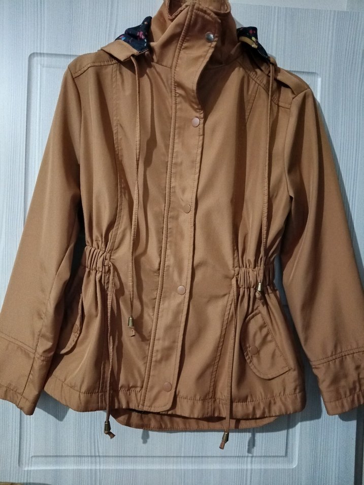 Bej Kemerli Kadın yağmurluk - Görsel 2