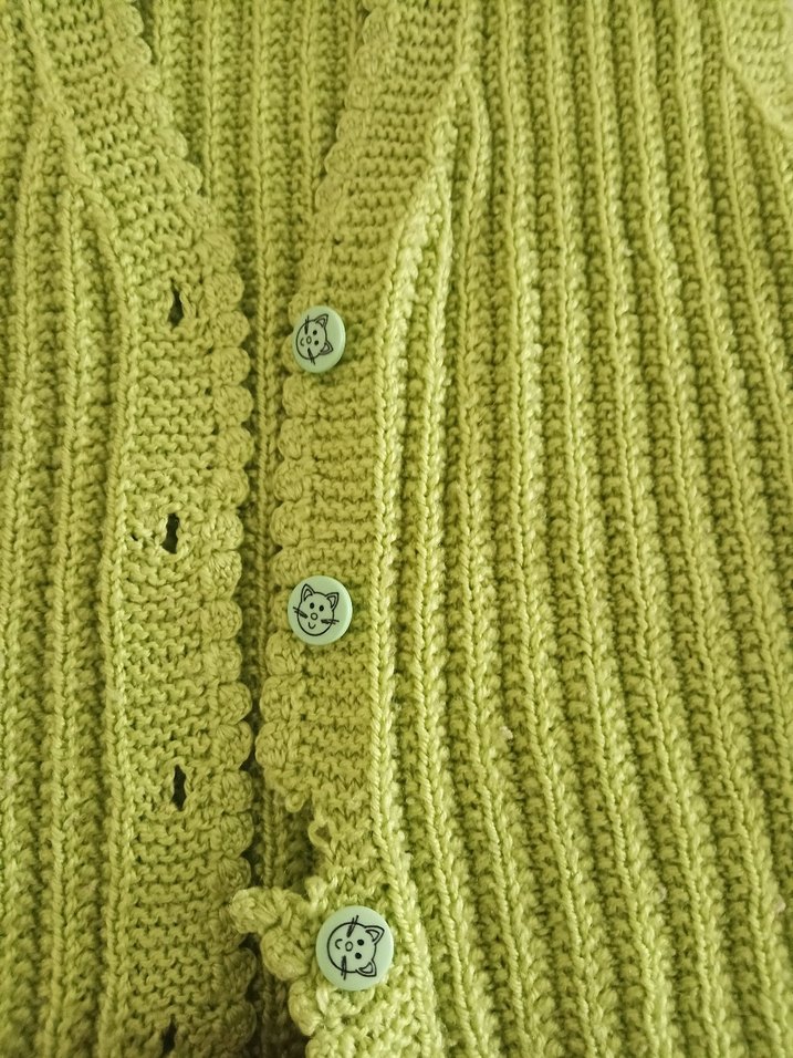 Kız Çocuk Düğmeli V Yaka Yeşil el örgüsü Yelek - Görsel 4