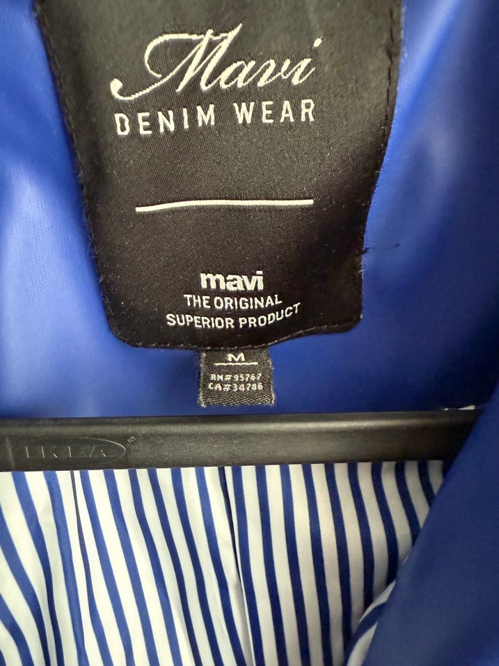 Kadın Parlak Mavi Midi Yağmurluk - Görsel 2