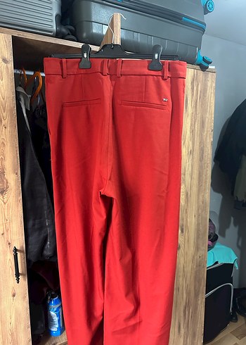 Kırmızı Pilili Kadın Kumaş Pantolon - Görsel 2