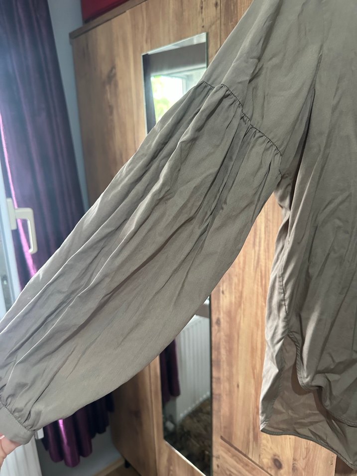 Gri V Yaka Düğmeli Keten Kadın Gömlek - Görsel 3