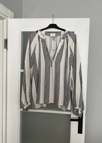 H&M V Yaka Çizgili Gri-Beyaz Kadın Bluz