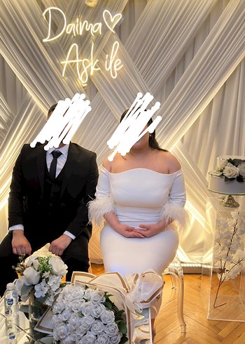 Beyaz Drapeli Uzun Askılı Nişan Elbisesi