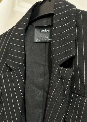 Bershka Çizgili Siyah Kadın Crop Blazer Ceket