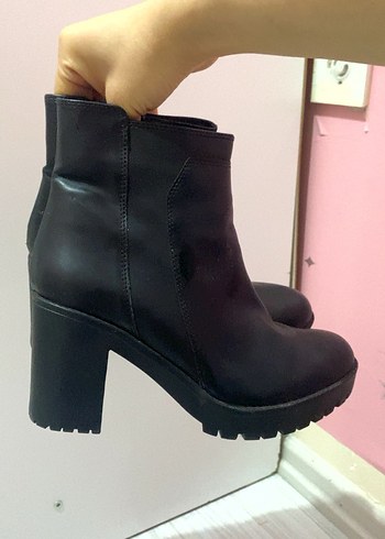 Siyah Kadın Topuklu Bot - Goth Tarzı - Görsel 3