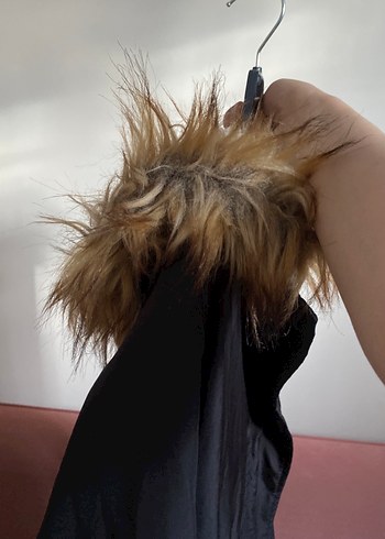 Kadın Siyah Uzun Suni Kürklü mont - Görsel 4