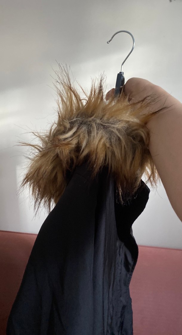 Kadın Siyah Uzun Suni Kürklü mont - Görsel 4