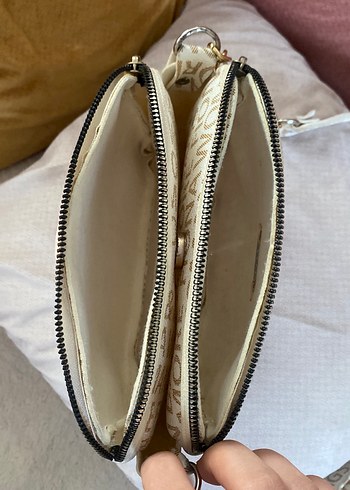 Zincir Detaylı Beyaz Baskılı Kadın Çanta - Görsel 4