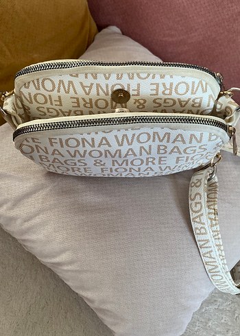 Zincir Detaylı Beyaz Baskılı Kadın Çanta - Görsel 3