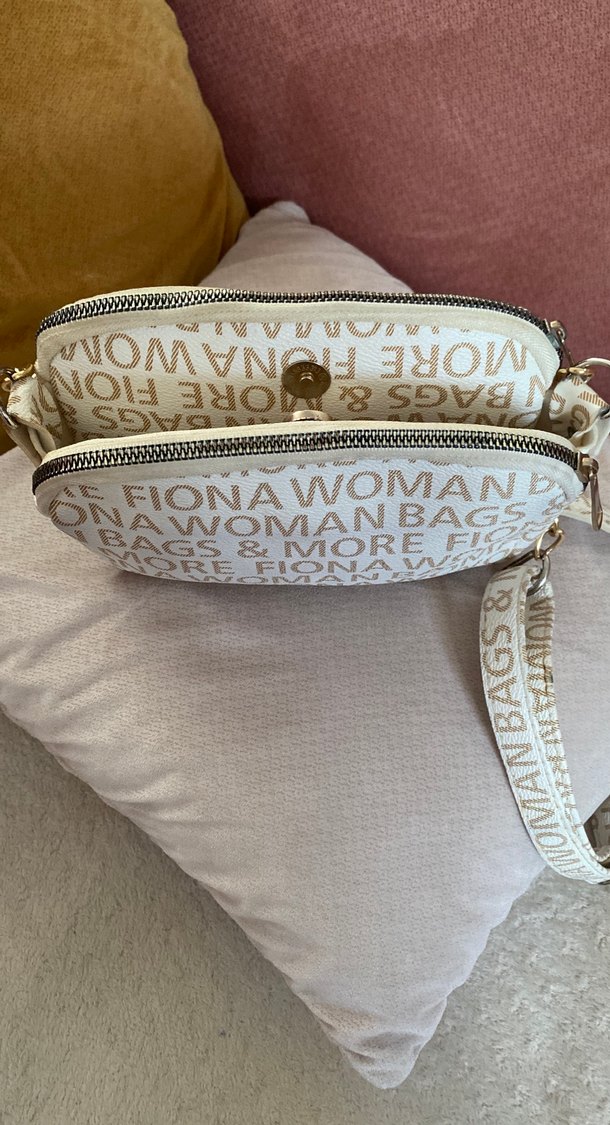 Zincir Detaylı Beyaz Baskılı Kadın Çanta - Görsel 3