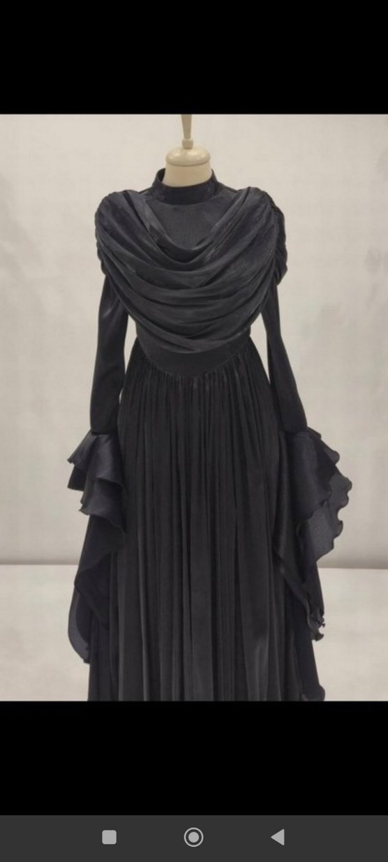 Siyah Uzun Drapeli Gotik Kadın Abiye - Görsel 4