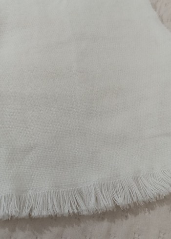 Kadın Beyaz Yün Atkı - Görsel 3