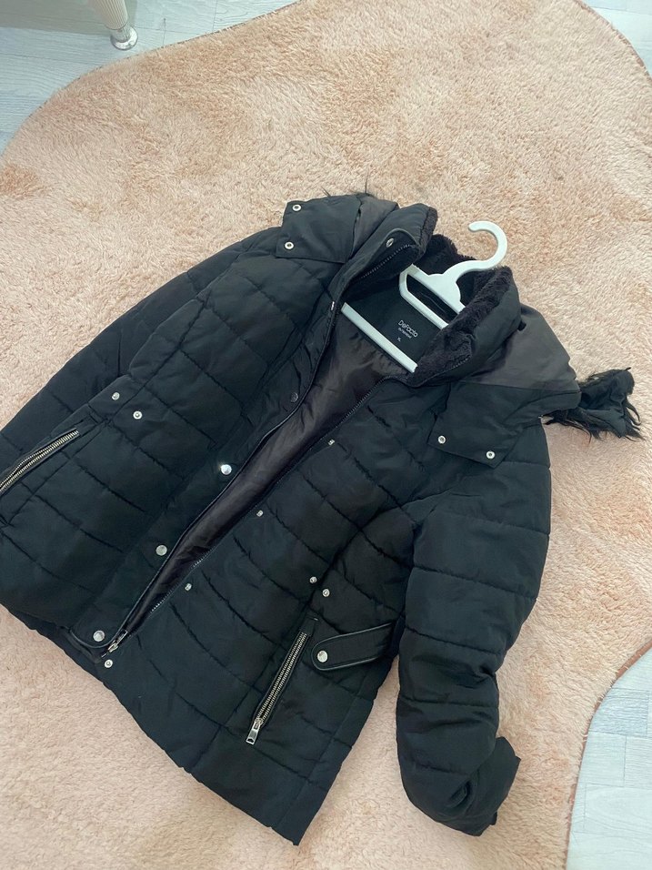 Kürk Detaylı Siyah Kadın Kışlık Mont - Görsel 3