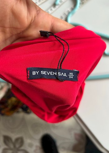 Kırmızı Drapeli Uzun Kadın Abiye Elbise - Görsel 4