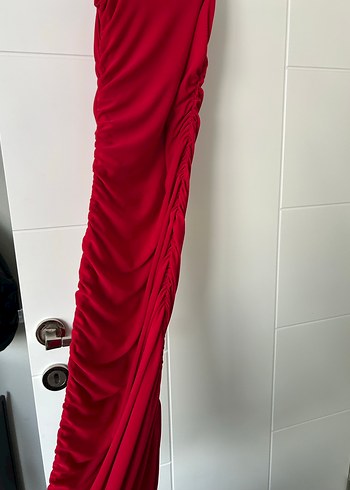 Kırmızı Drapeli Uzun Kadın Abiye Elbise - Görsel 2