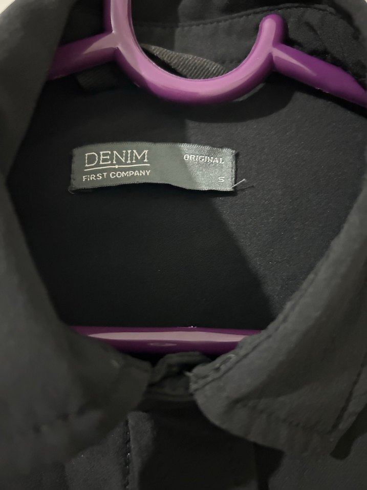 Erkek veya kadın Siyah Düğmeli Midi ceket - Görsel 3