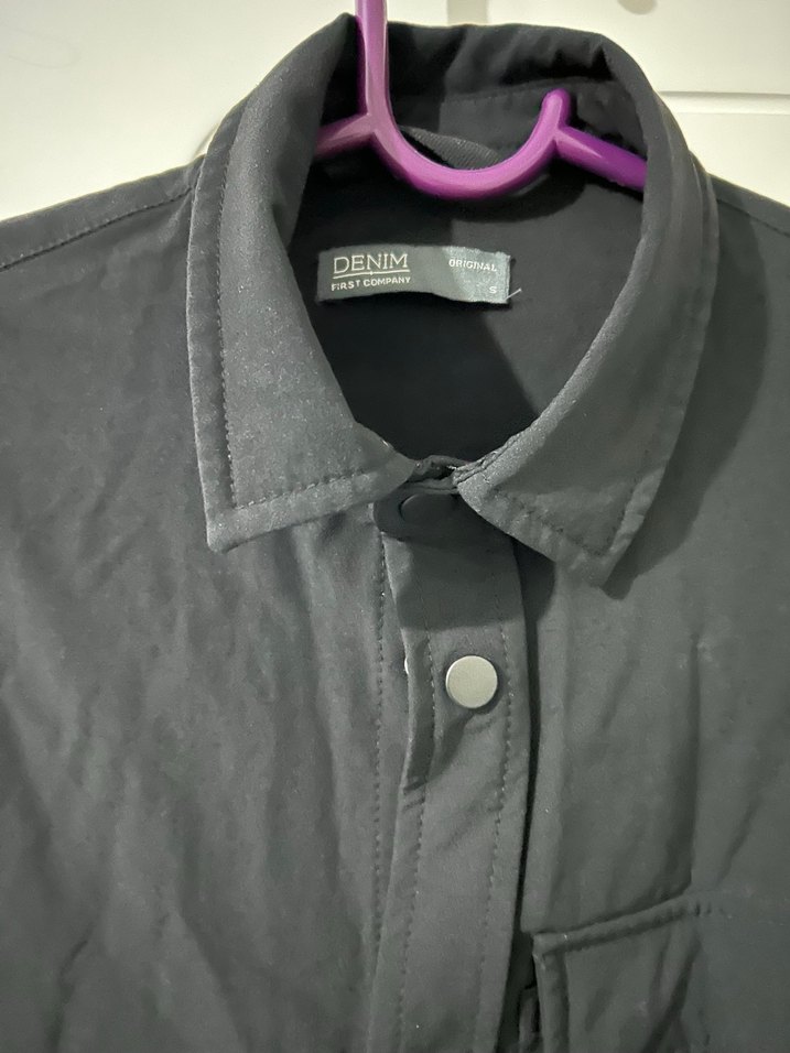 Erkek veya kadın Siyah Düğmeli Midi ceket - Görsel 2