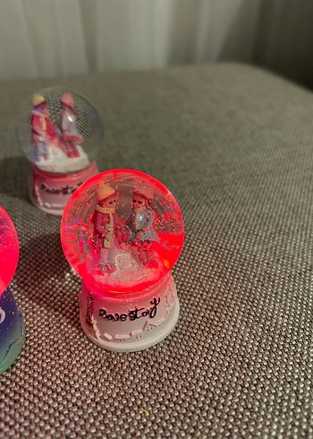 Renkli Sevgili Figürlü Kar Küresi - Görsel 2