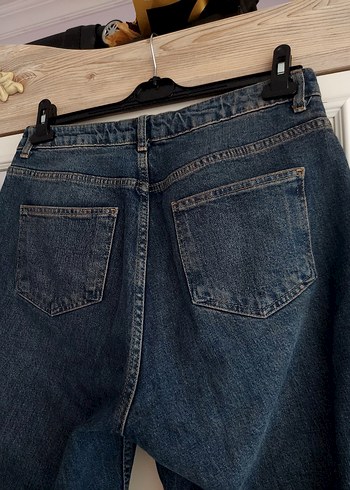 Trendyol & Milla Mavi Altı Kesik Jean