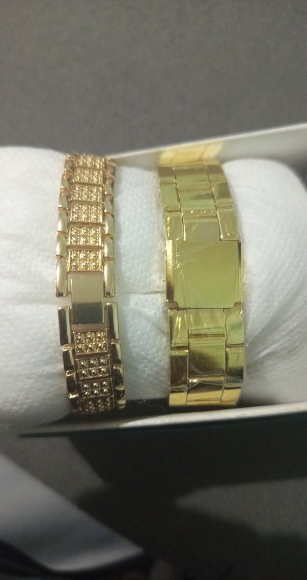 Altın Renkli Kadın Kol Saati - Payetli - Görsel 4