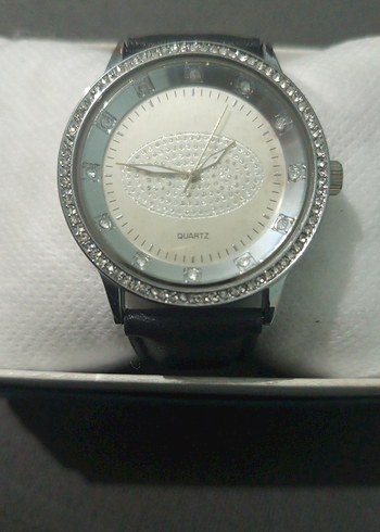 Kadın Beyaz Klasik Pullu Kol Saati - Görsel 2