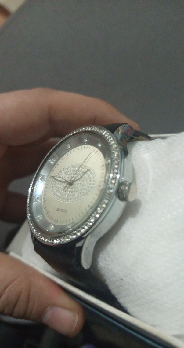 Kadın Beyaz Klasik Pullu Kol Saati - Görsel 3