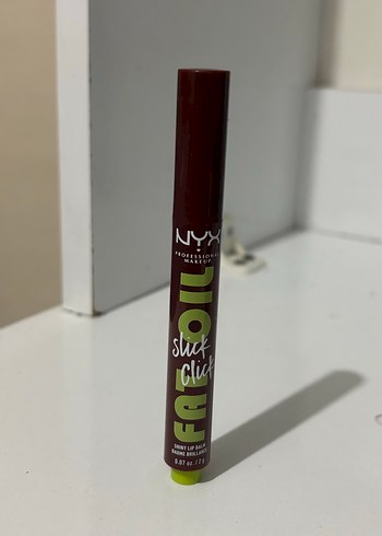 NYX Fat Oil Slick Click Parlak Dudak Stick 11 In A Mood - Görsel 4