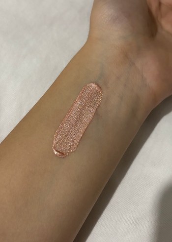 Maybelline Sunkisser Likit Highlighter 20 Kiss Of Shimmer - Görsel 5