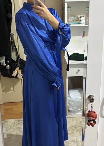 Uzun Boy Yüksek Yaka Mavi Saten Abiye Elbise - Görsel 2