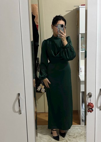 Uzun Kol Drapeli Zümrüt Yeşili Kadın Abiye Elbise - Görsel 2