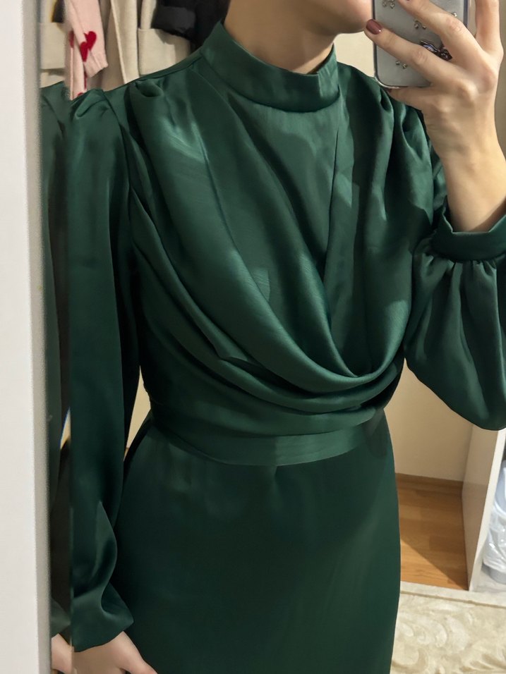 Uzun Kol Drapeli Zümrüt Yeşili Kadın Abiye Elbise - Görsel 3